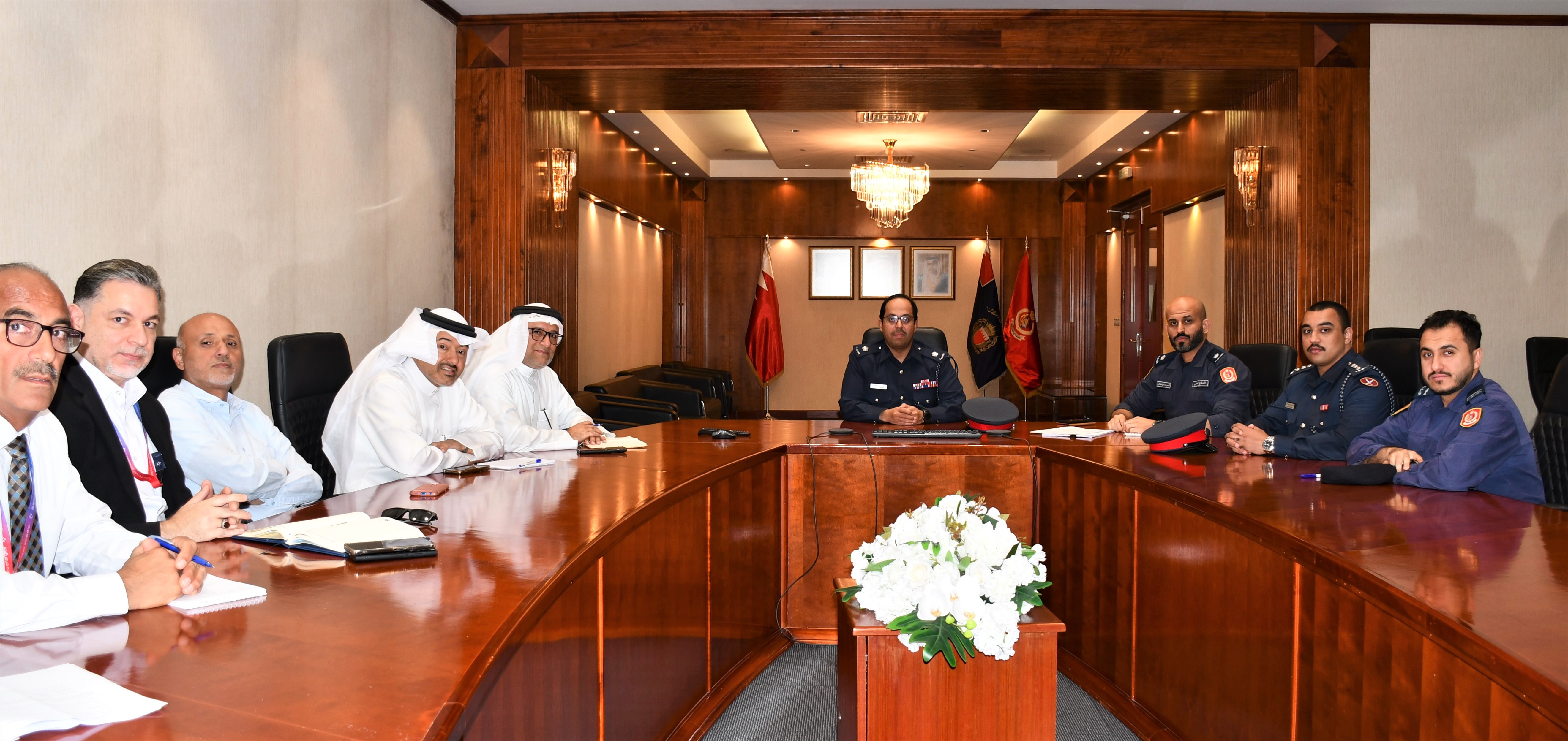 الإدارة العامة للدفاع المدني تعقد اجتماعاَ تنسيقيا مع الجهات ذات العلاقة لمناقشة سبل السلامة في محطات تعبئة الوقود<